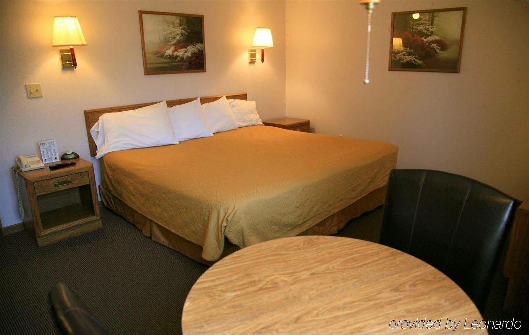 New Victorian Inn & Suites-Norfolk Exterior photo